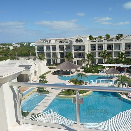 The Atrium Resort Grace Bay Exteriör bild