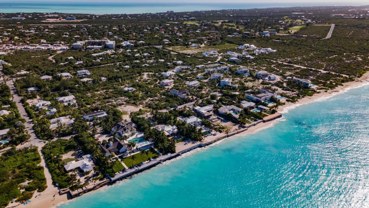 The Atrium Resort Grace Bay Exteriör bild