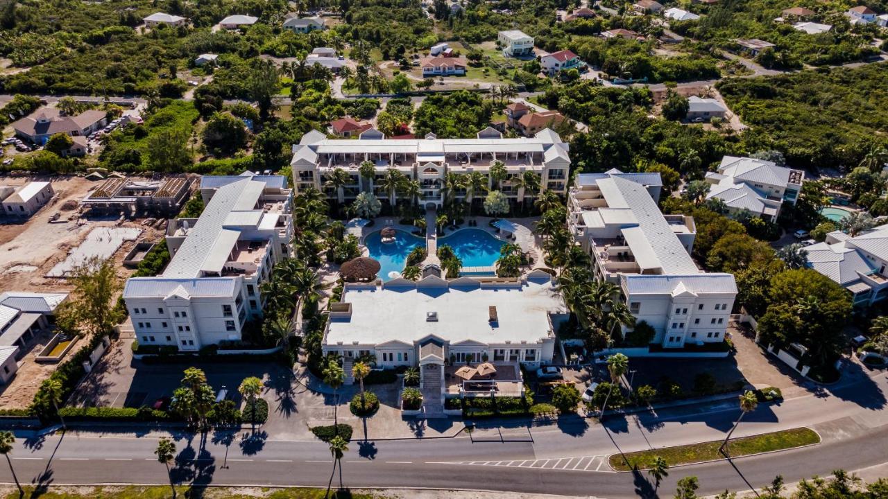 The Atrium Resort Grace Bay Exteriör bild