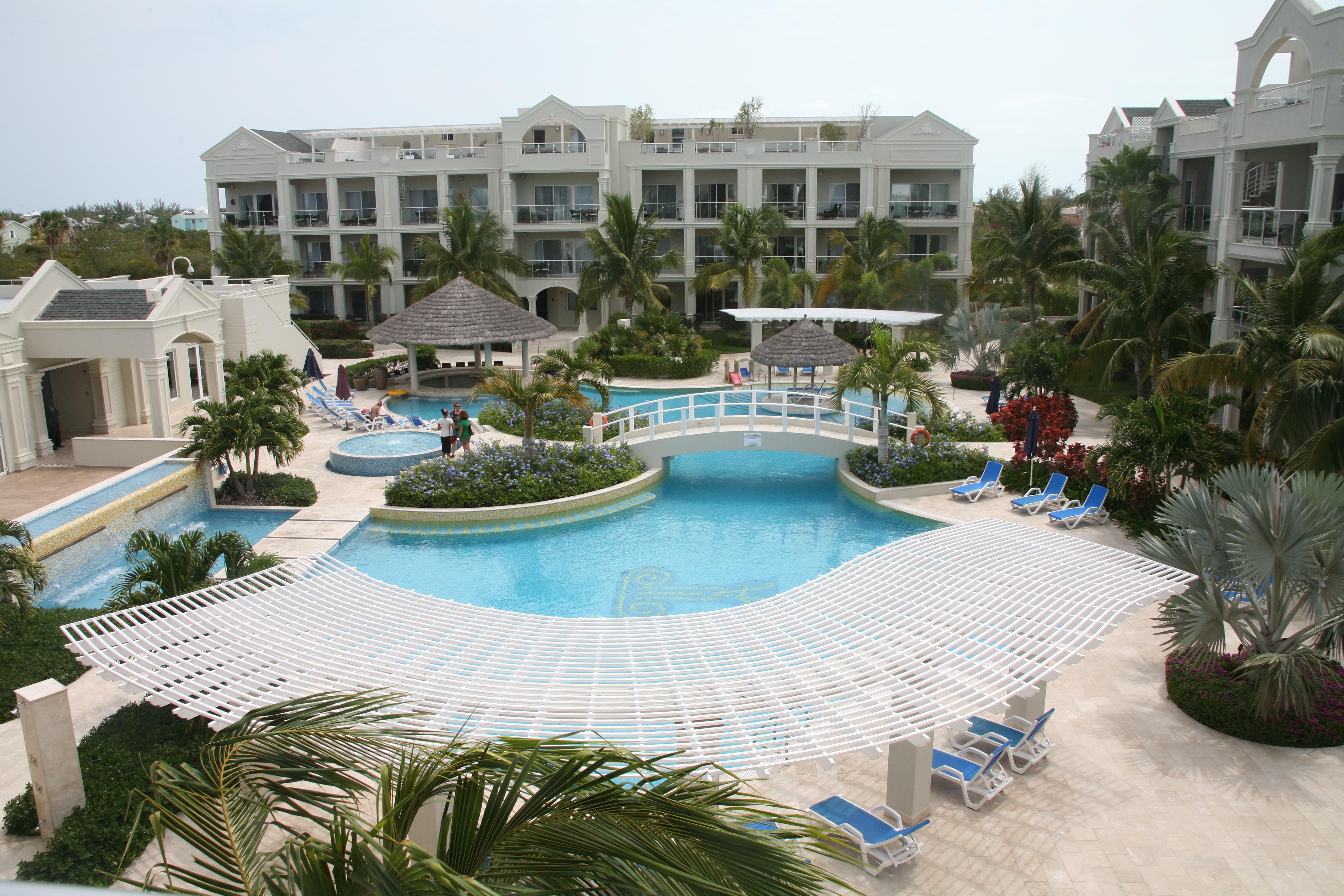 The Atrium Resort Grace Bay Exteriör bild