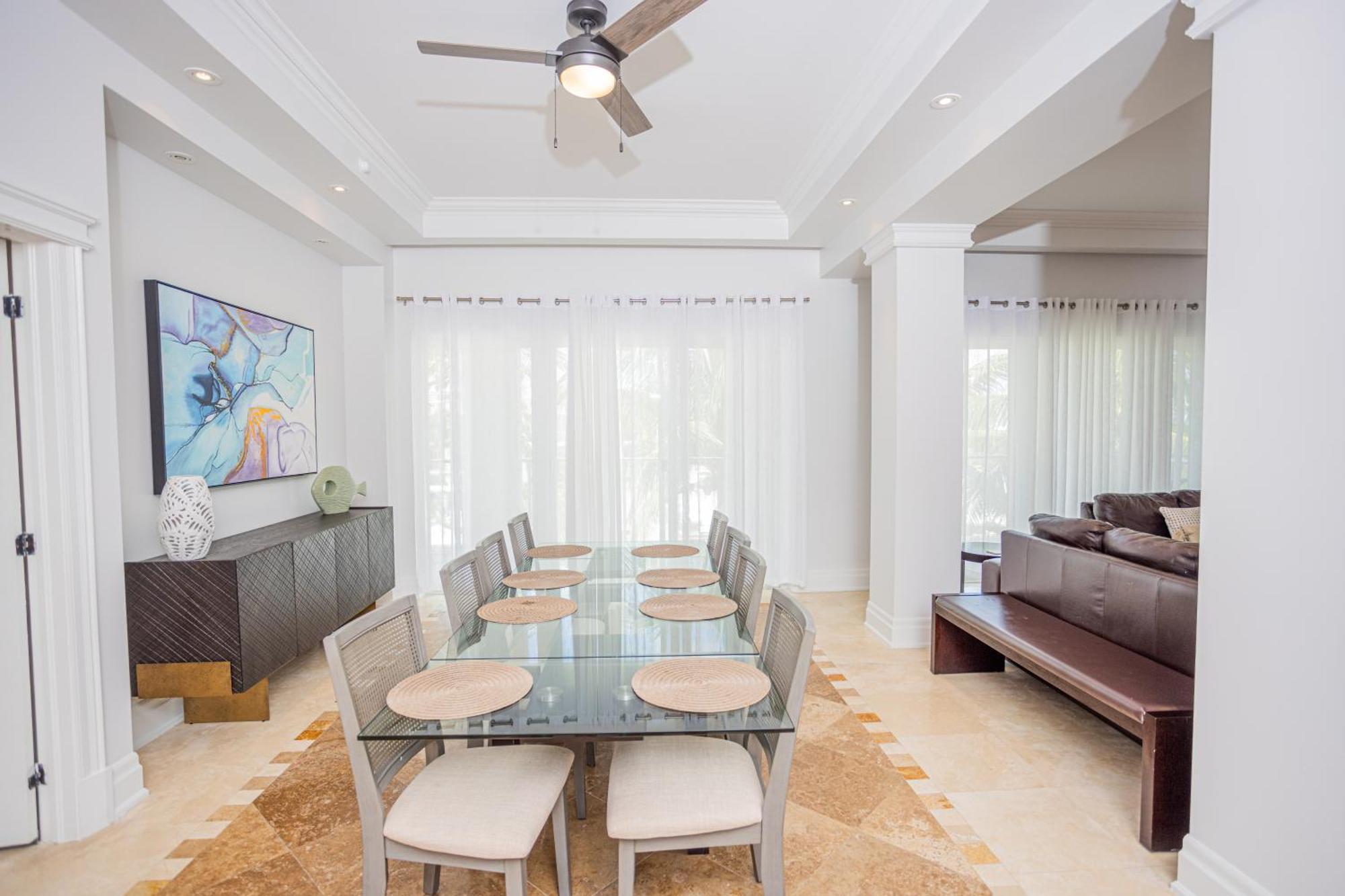 The Atrium Resort Grace Bay Exteriör bild